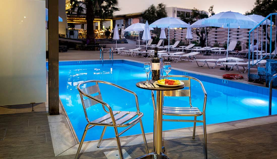Pollis Hotel 헐소니소스 시설 사진