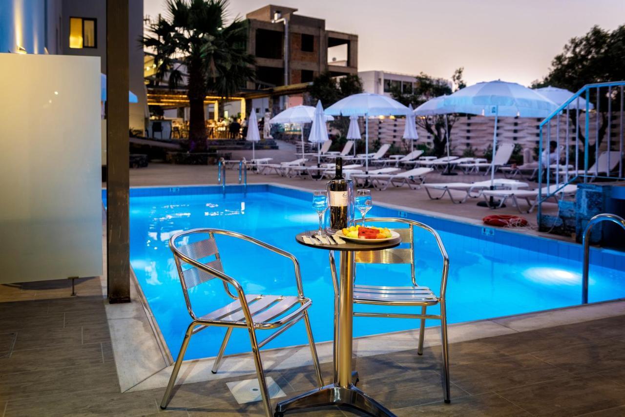 Pollis Hotel 헐소니소스 외부 사진